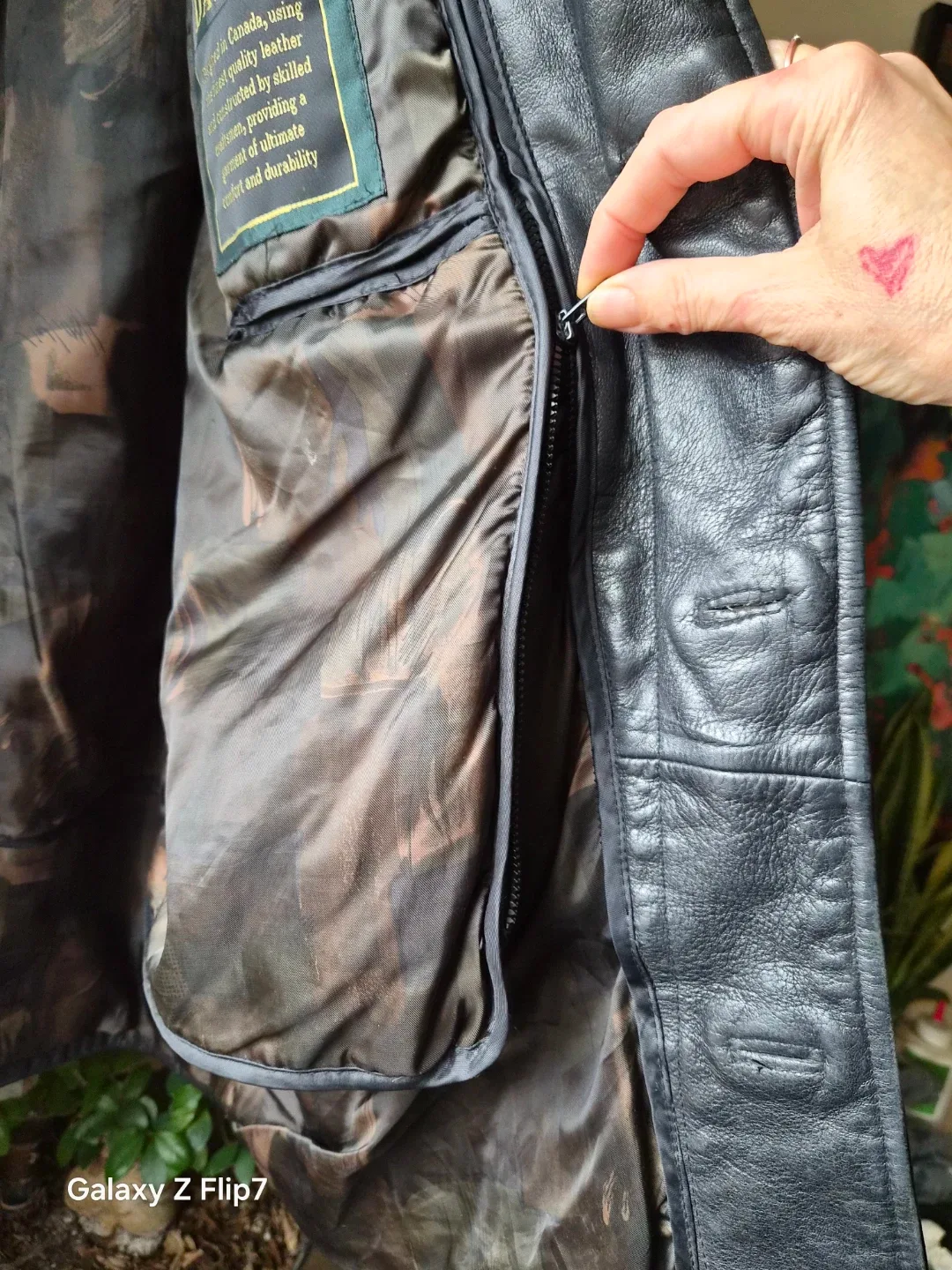 Danier Canada Leather Jacket - Size M/M image indicator(4)