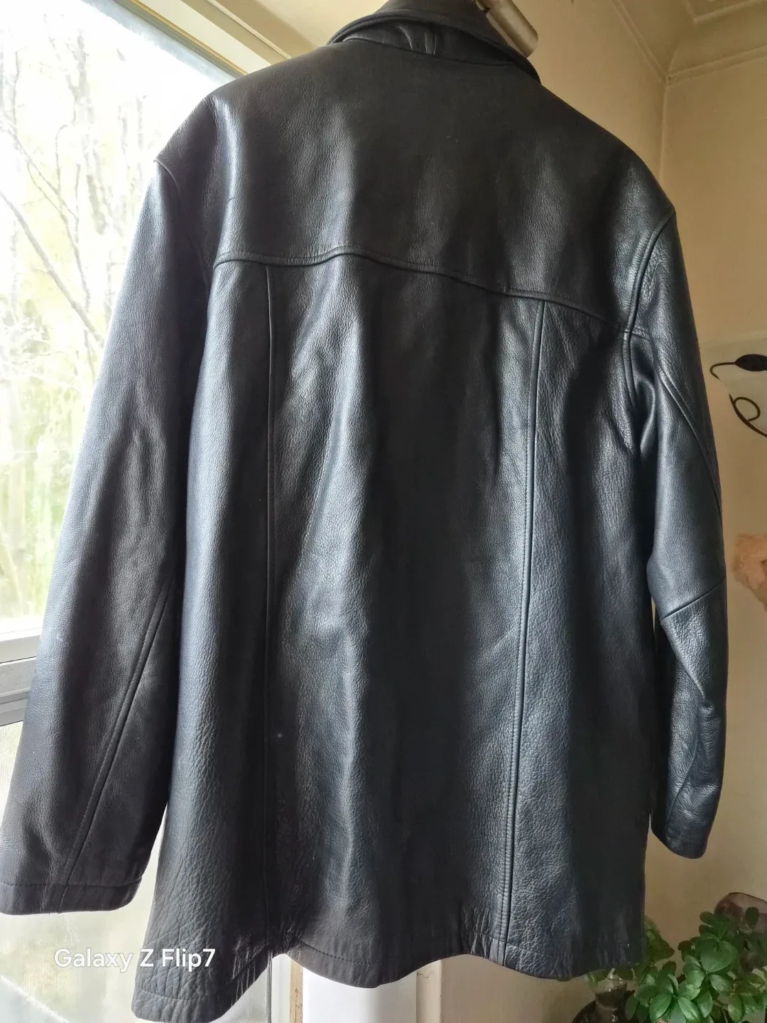 Danier Canada Leather Jacket - Size M/M image indicator(7)