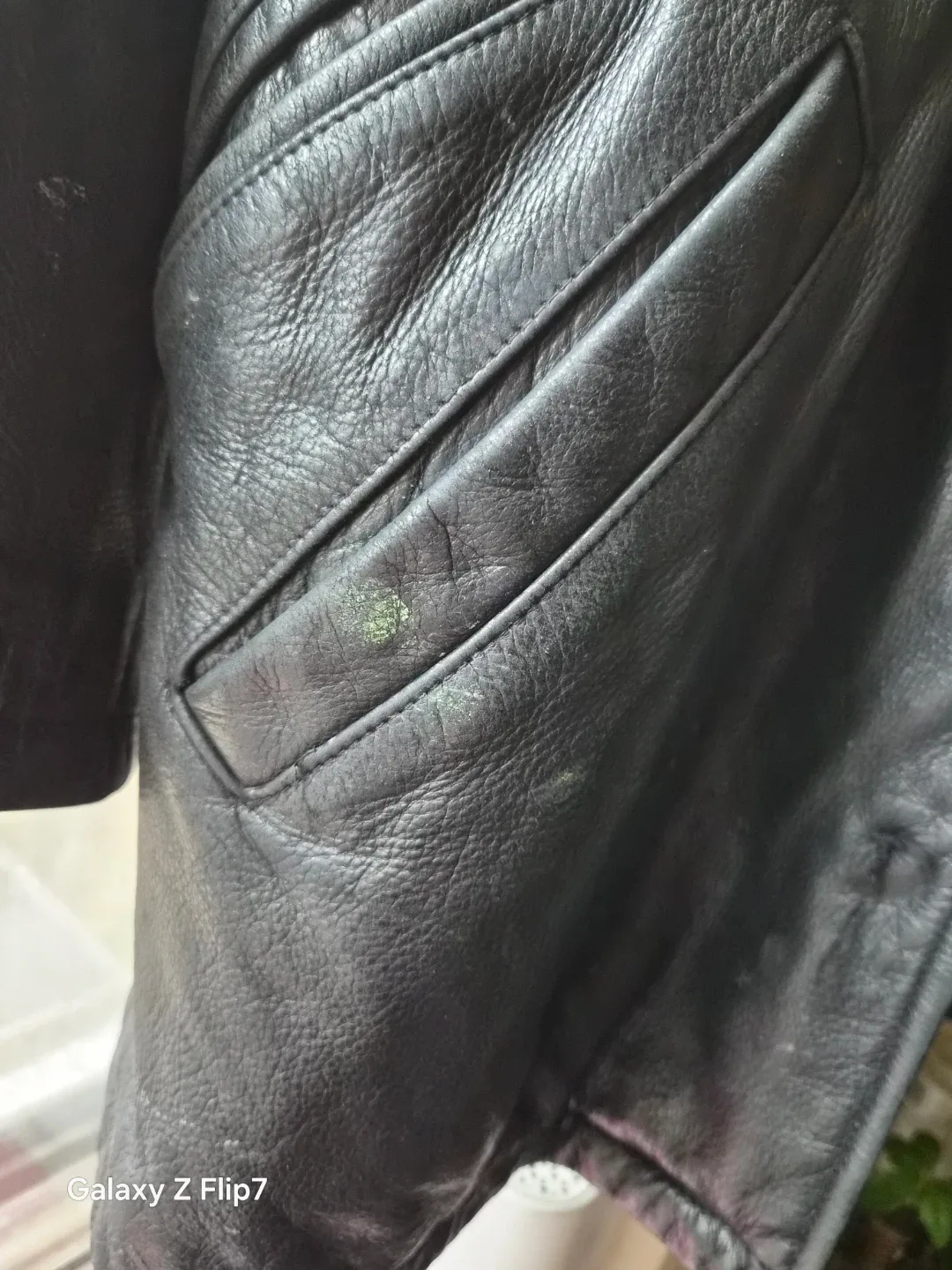 Danier Canada Leather Jacket - Size M/M image indicator(8)