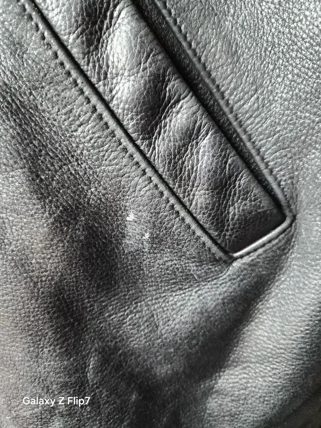 Danier Canada Leather Jacket - Size M/M image indicator(9)