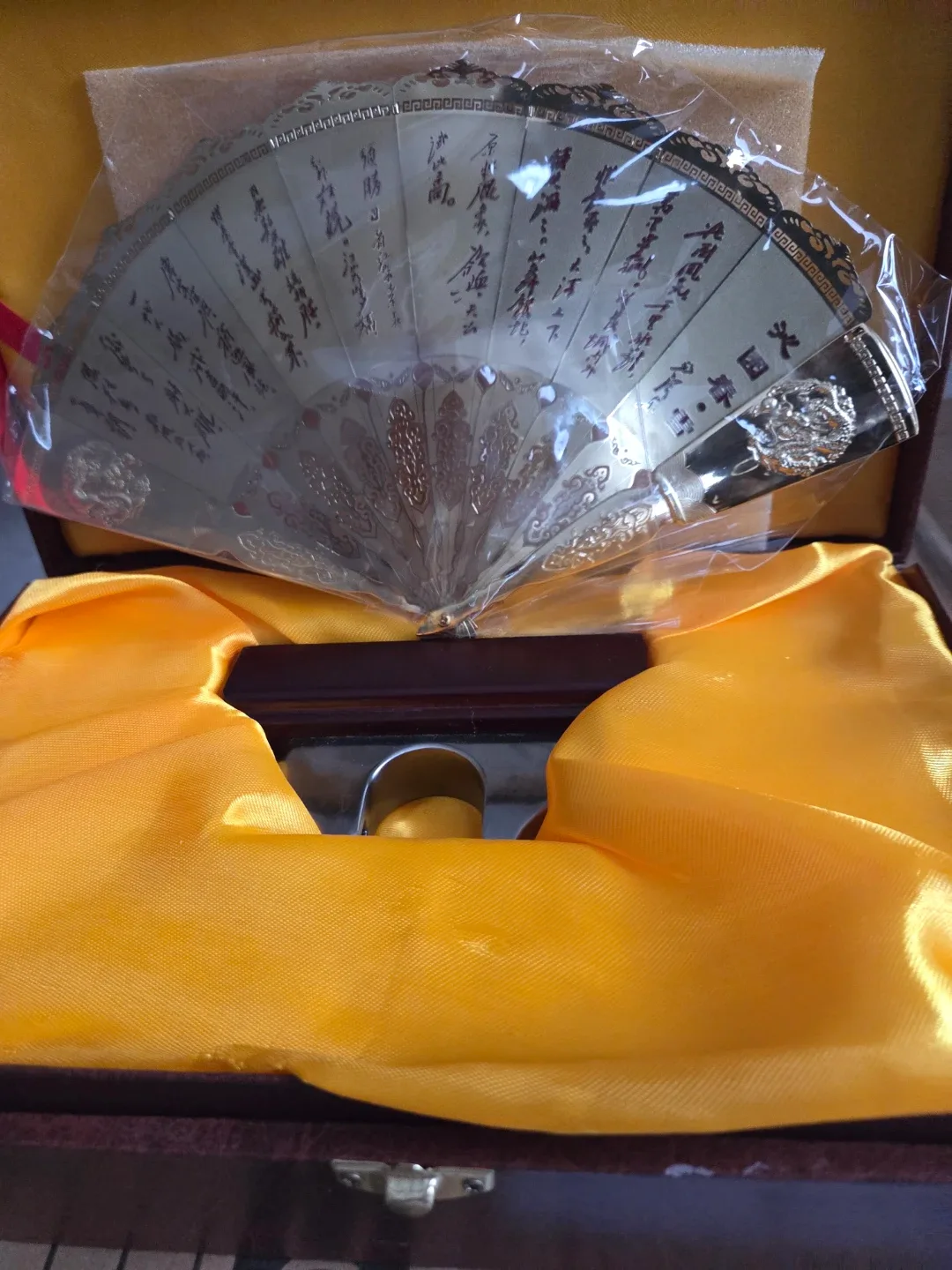 Decorative Fan - Great Wall Design image indicator(2)