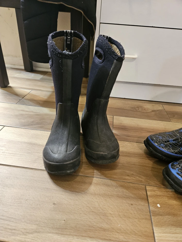 Bogs Classic High Handles Youth Size 13 Boots