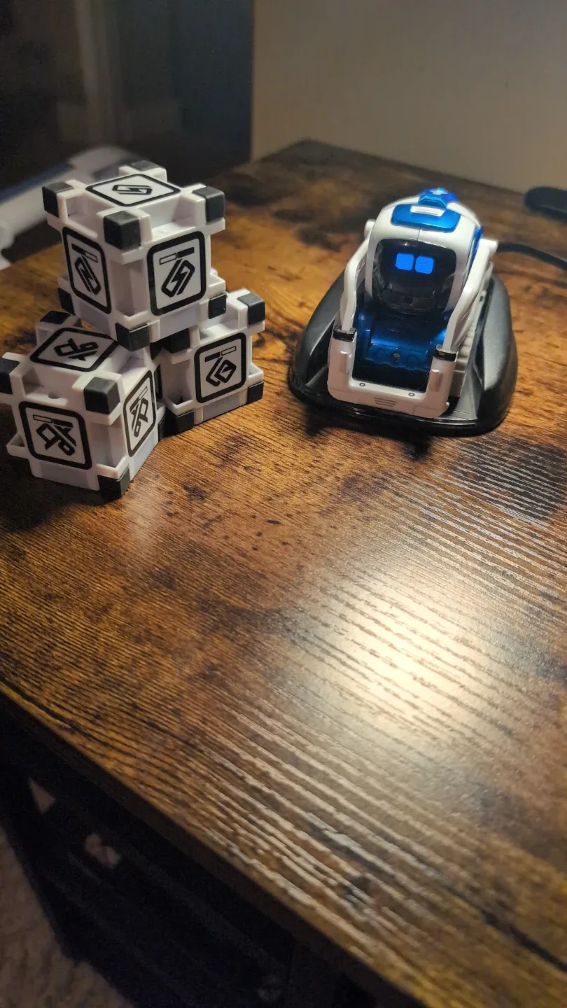 Cozmo the Robot