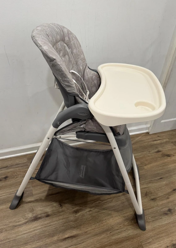 Graco Slim Snacker Foldable High Chair - Gray - photo 2
