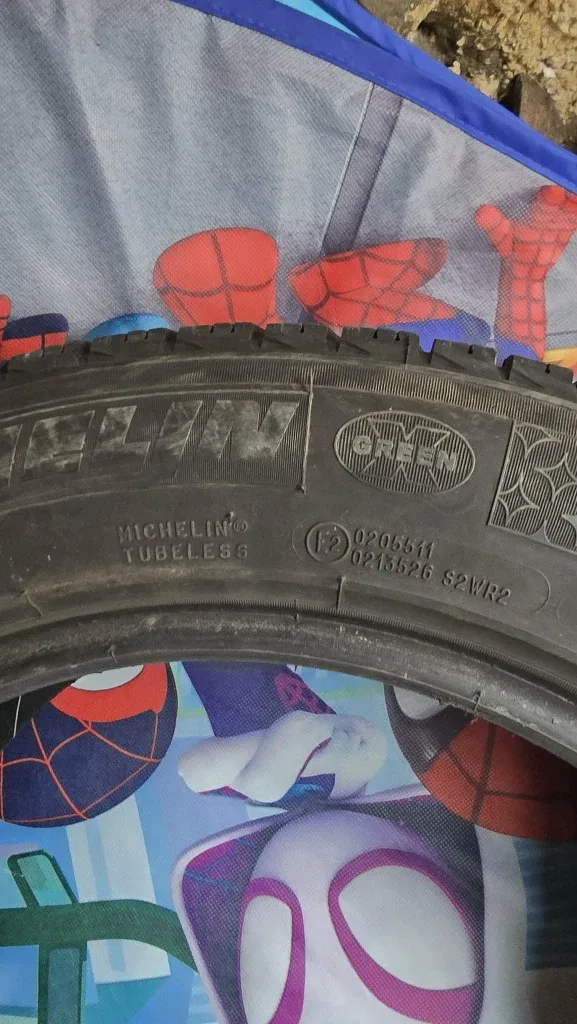 225 55 17 Michelin Winter tires set image indicator(6)