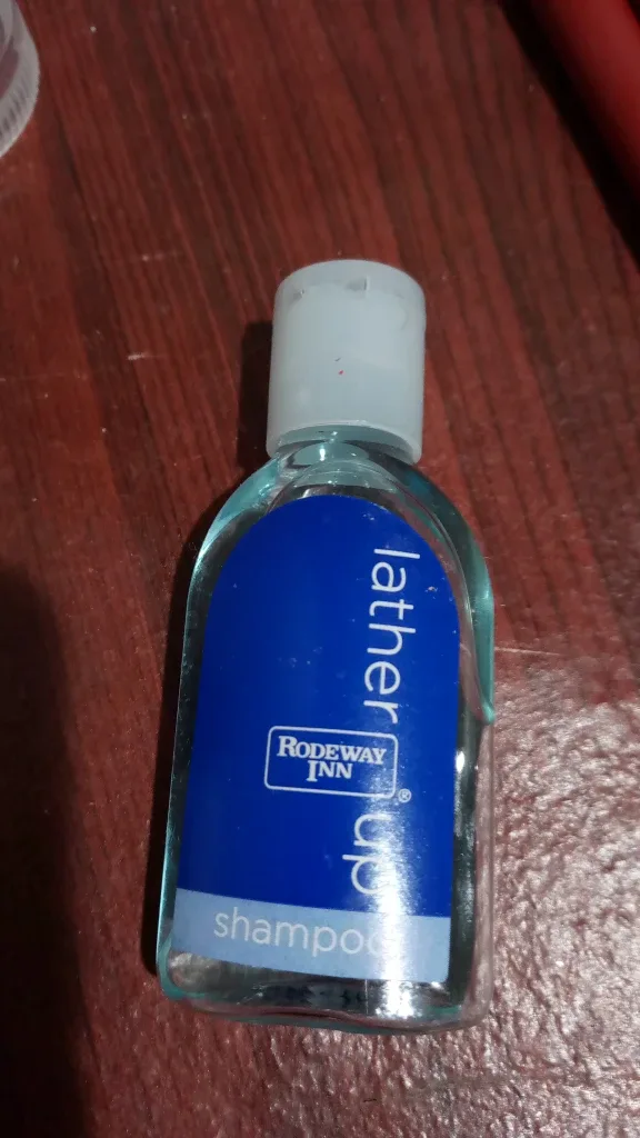 travel size Shampoo