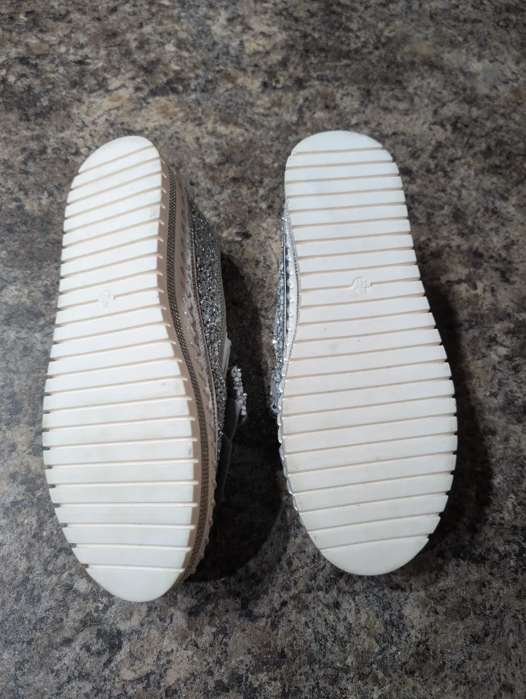 Silver Glitter Slip-On Shoes with Bow. Size 6. image indicator(6)