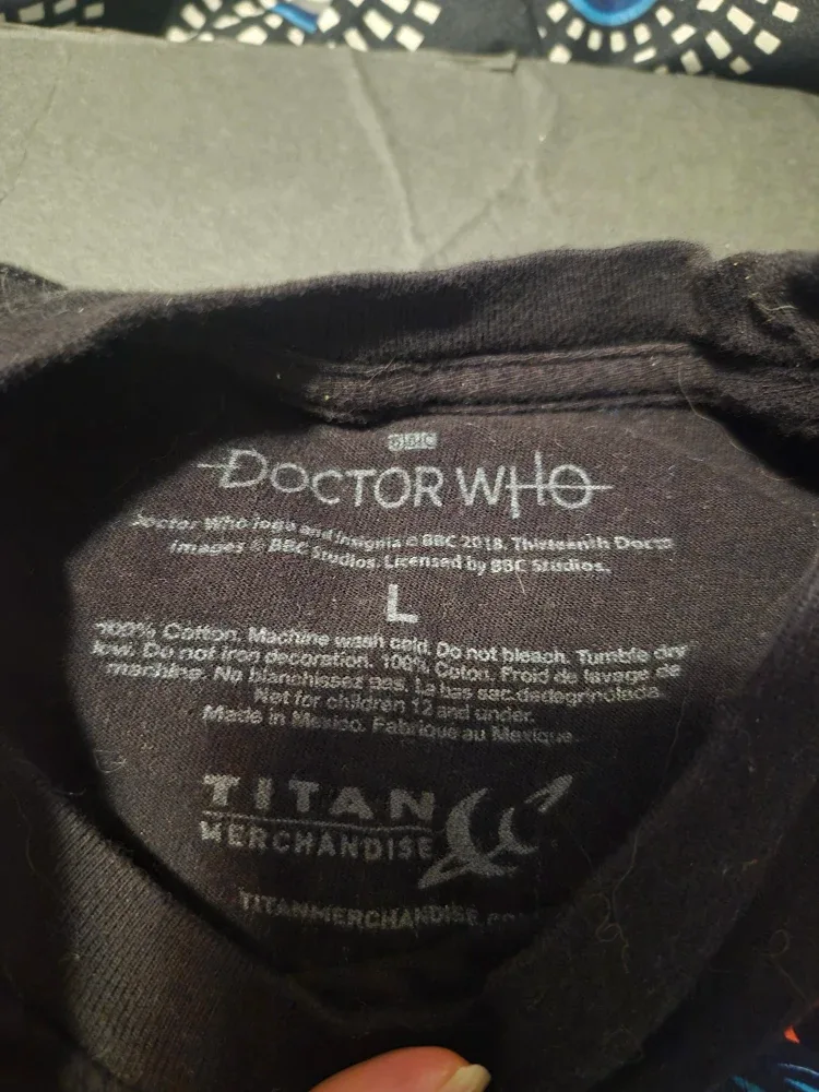 Doctor Who Thirteenth Doctor T-Shirt - Size L image indicator(2)