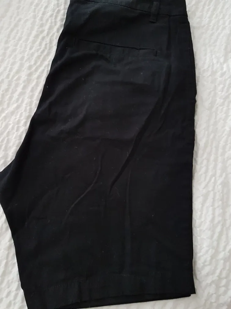H&M Divided Black Shorts - Size 32