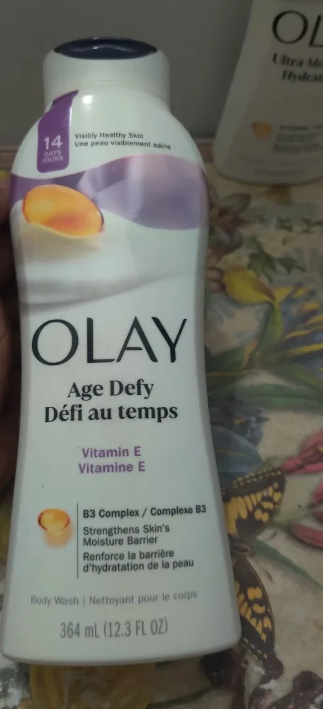 Olay Ultra Moisture & Age Defy Body Wash - 364 mLx3 image indicator(3)