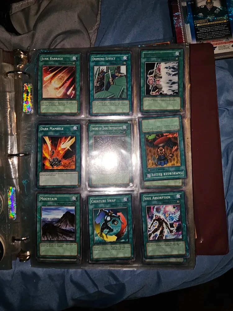 Yu-Gi-Oh! Trading Cards Binder thumbnail