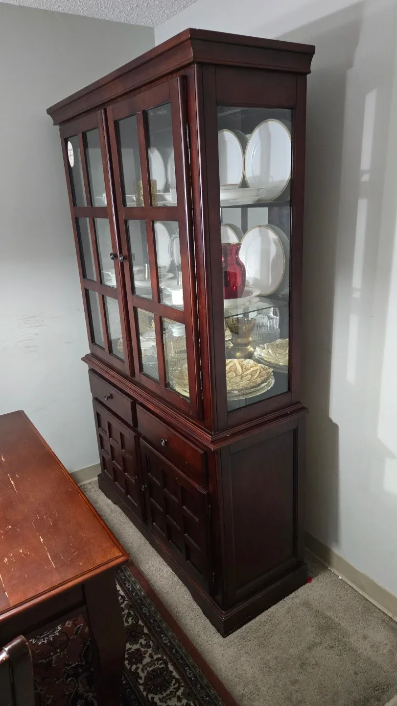 Dining Table with Hutch and 6 Chairs image indicator(3)