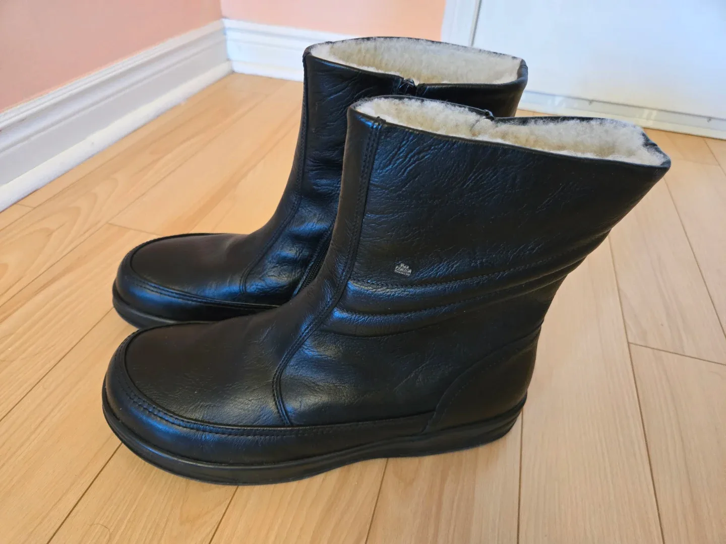 Finn Comfort Black Leather Winter Boots, Size 11 image indicator(3)