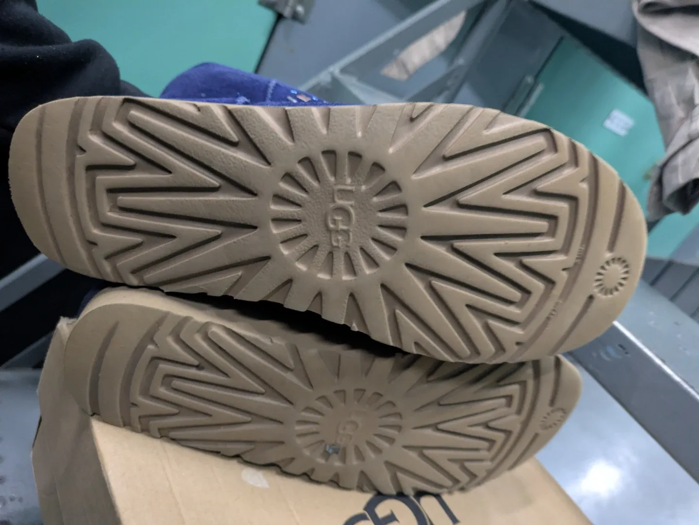 UGG WOMEN'S CLASSIC SUEDE STUDDED SHEARLING LINED BOOTS BLUE‎ image indicator(4)