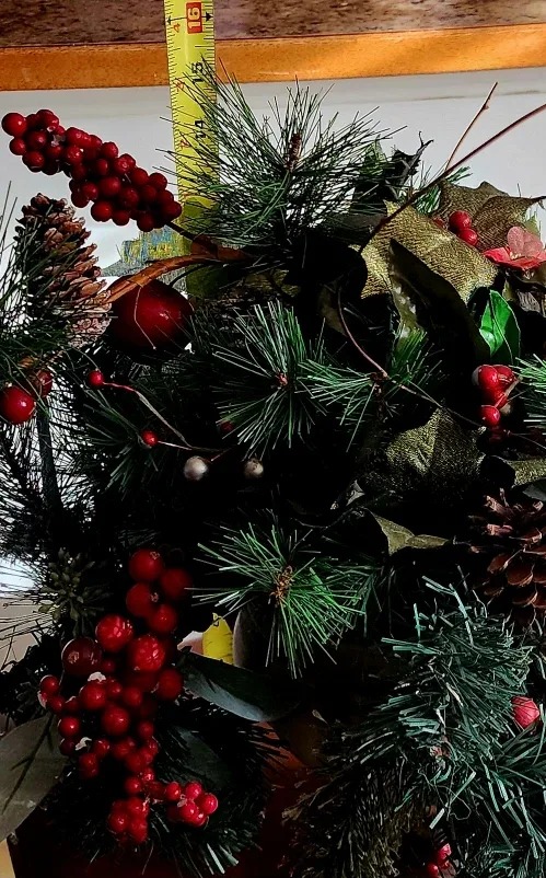 Holiday Floral Arrangement image indicator(3)