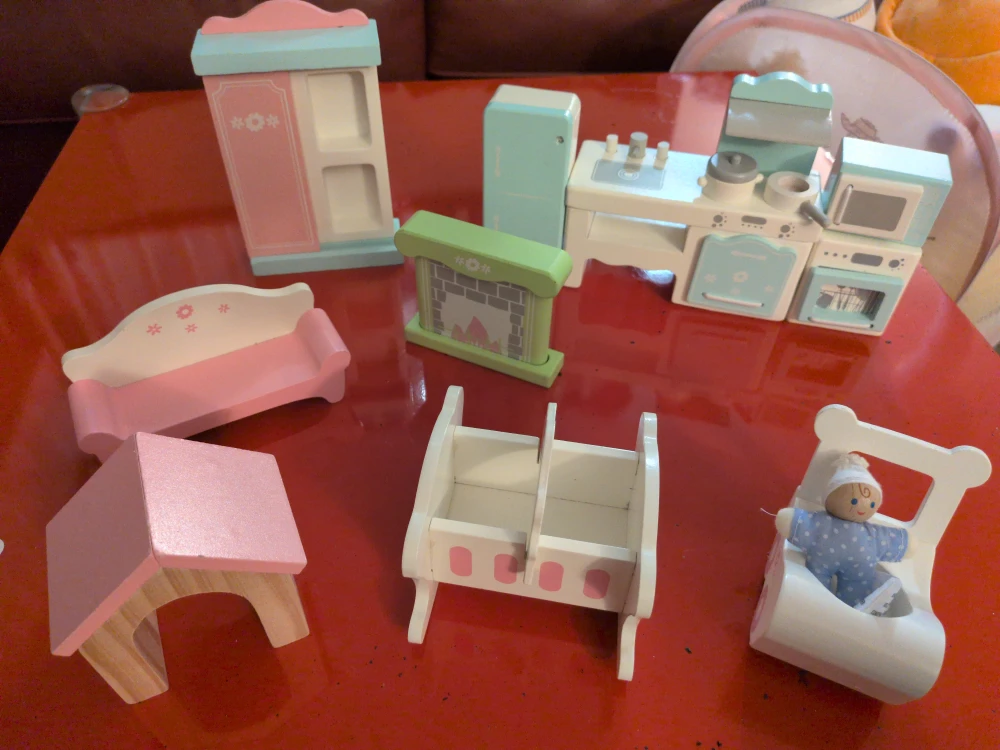 Wooden Dollhouse Furniture Set - photo 2