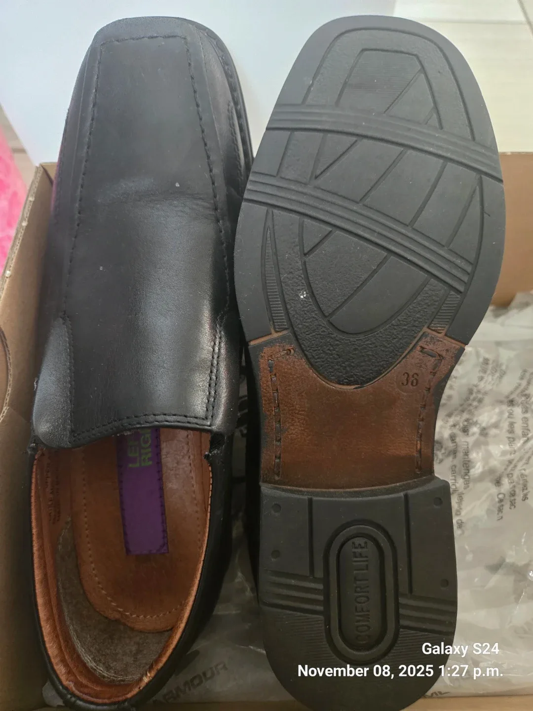 Youth Black Leather Slip-On Shoes - Size 36 image indicator(2)