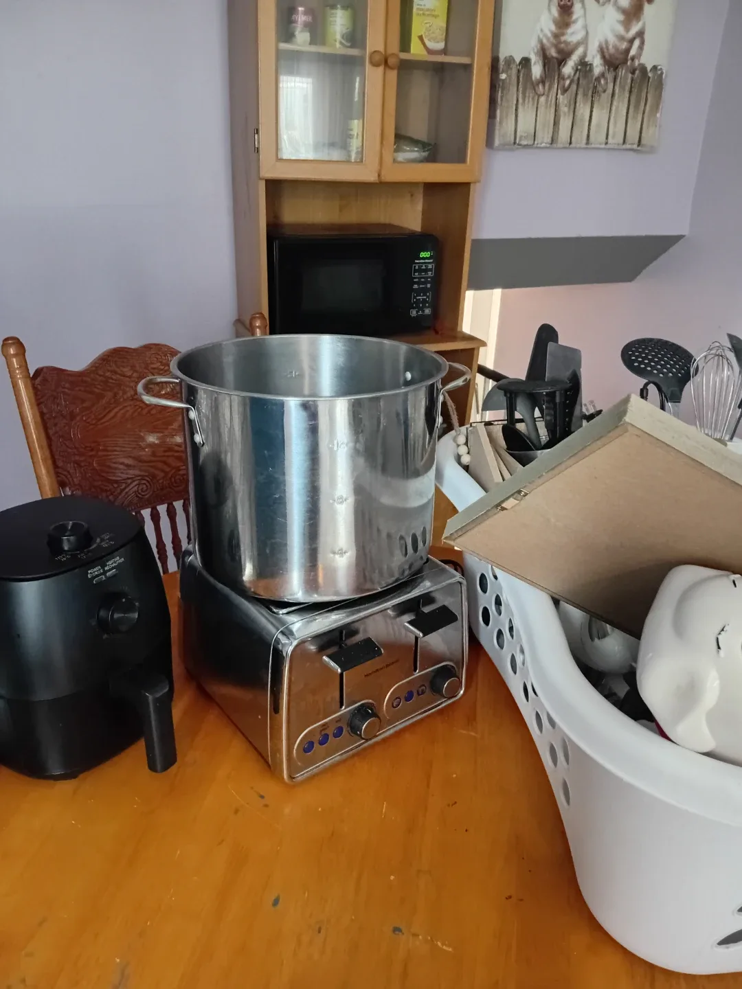 Kitchen Lot - Pot, Toaster, Air Fryer, & More! image indicator(4)