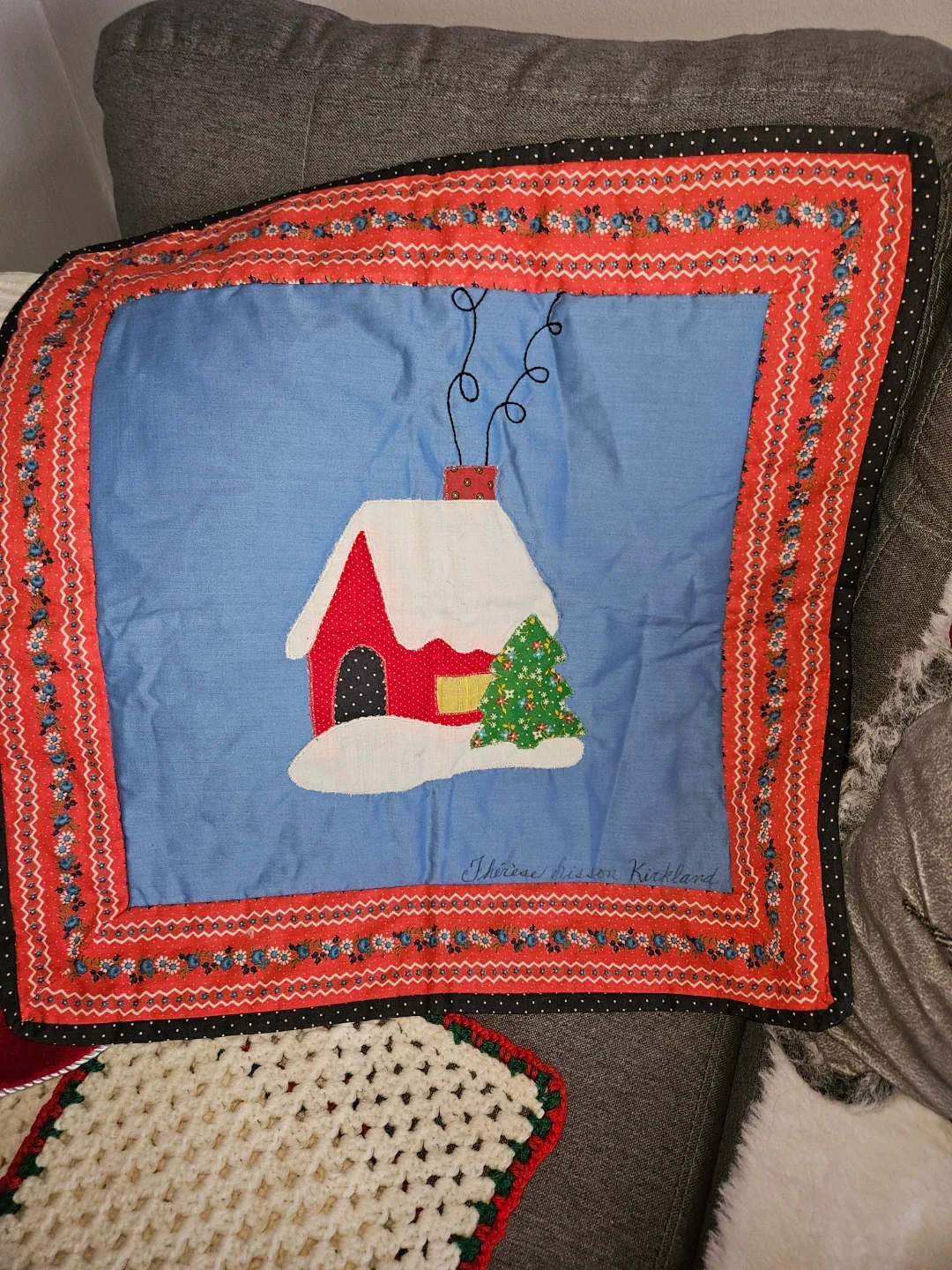 Vintage crochet placemats and Vintage quilted covers image indicator(2)