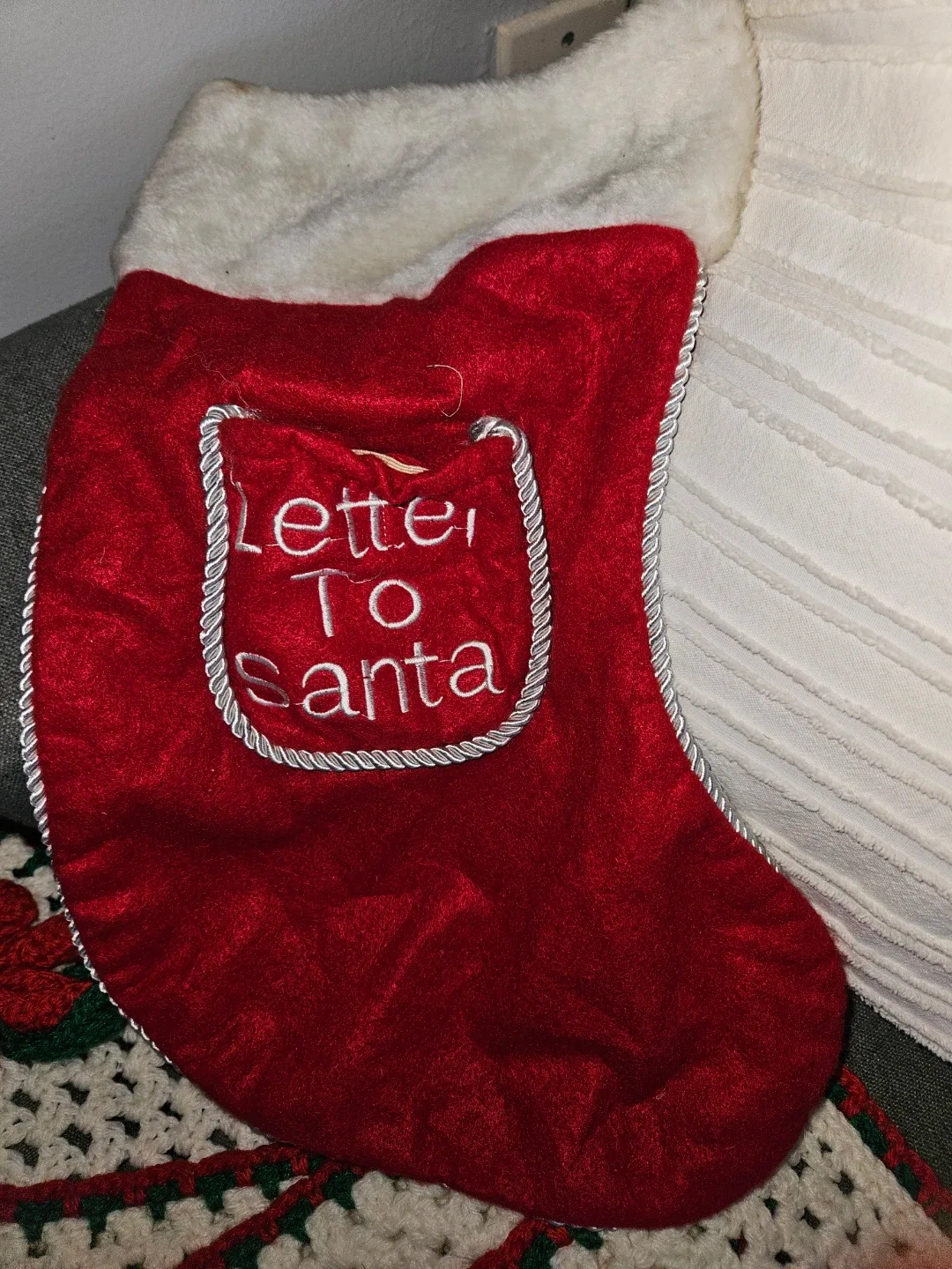 Vintage crochet placemats and Vintage quilted covers image indicator(4)