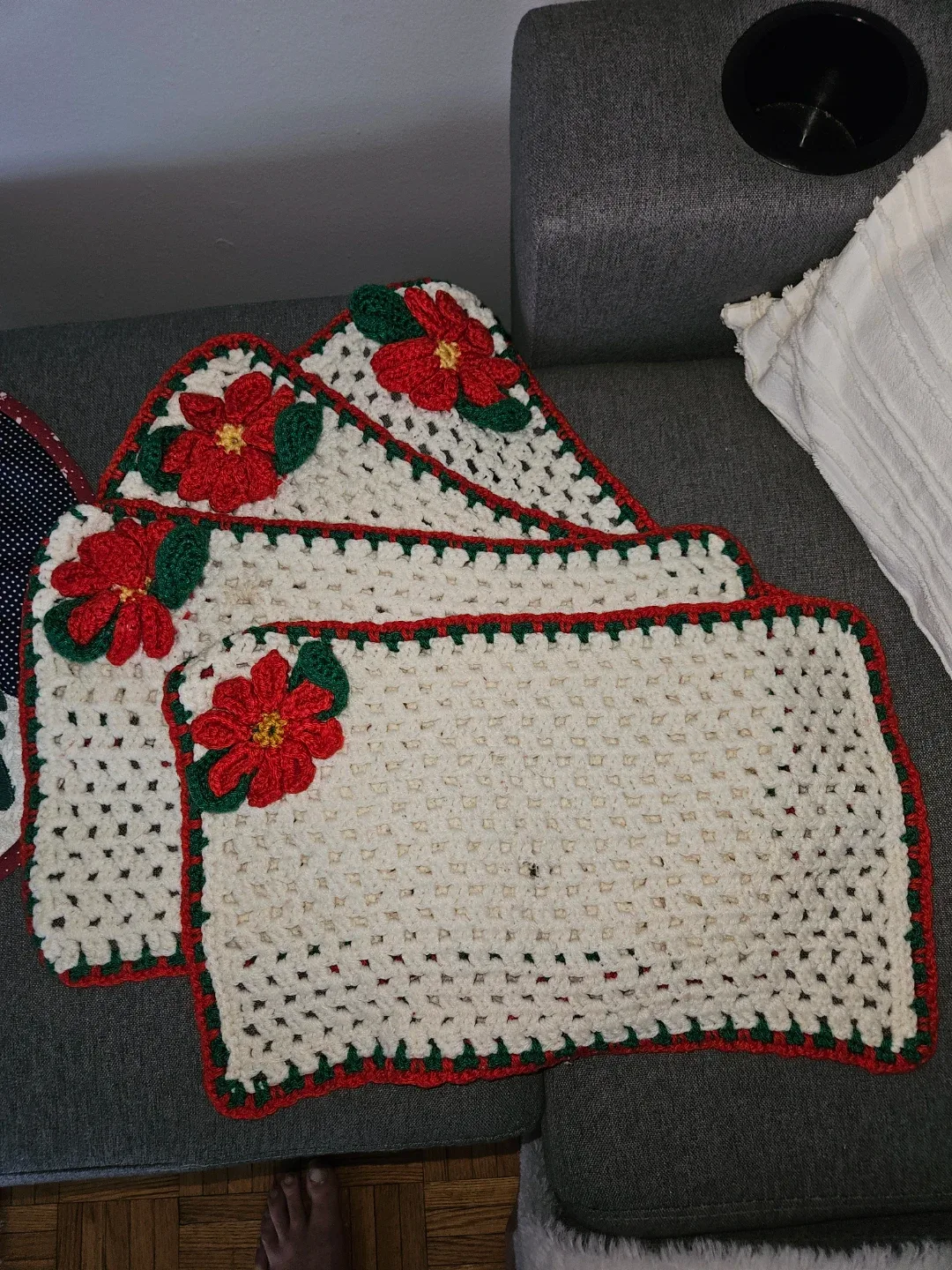 Vintage crochet placemats and Vintage quilted covers image indicator(5)
