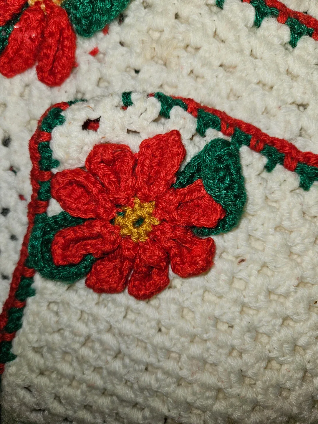 Vintage crochet placemats and Vintage quilted covers image indicator(6)