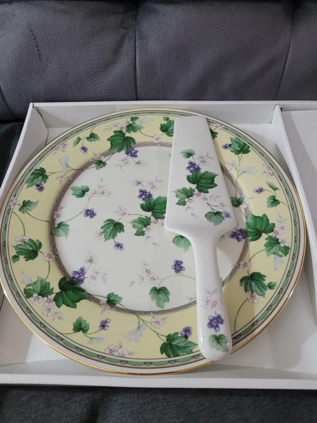 Cake Plate/Server Set 10.5in image indicator(2)