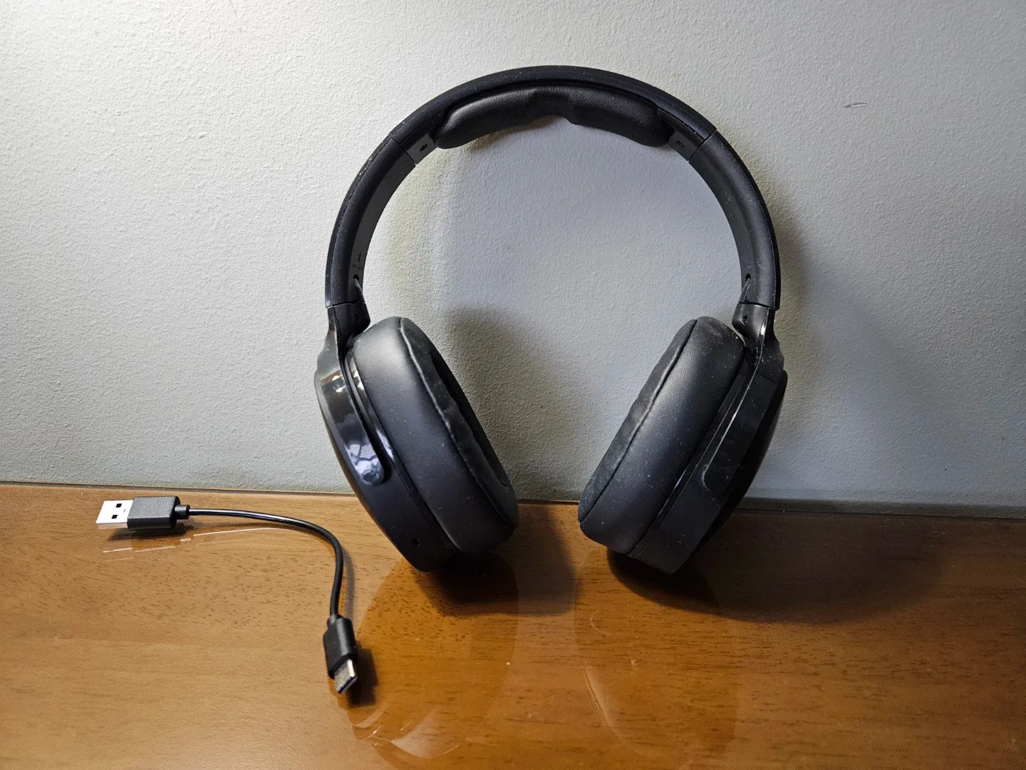 Skullcandy Noise Isolation Bluetooth Over-Ear Headphones thumbnail