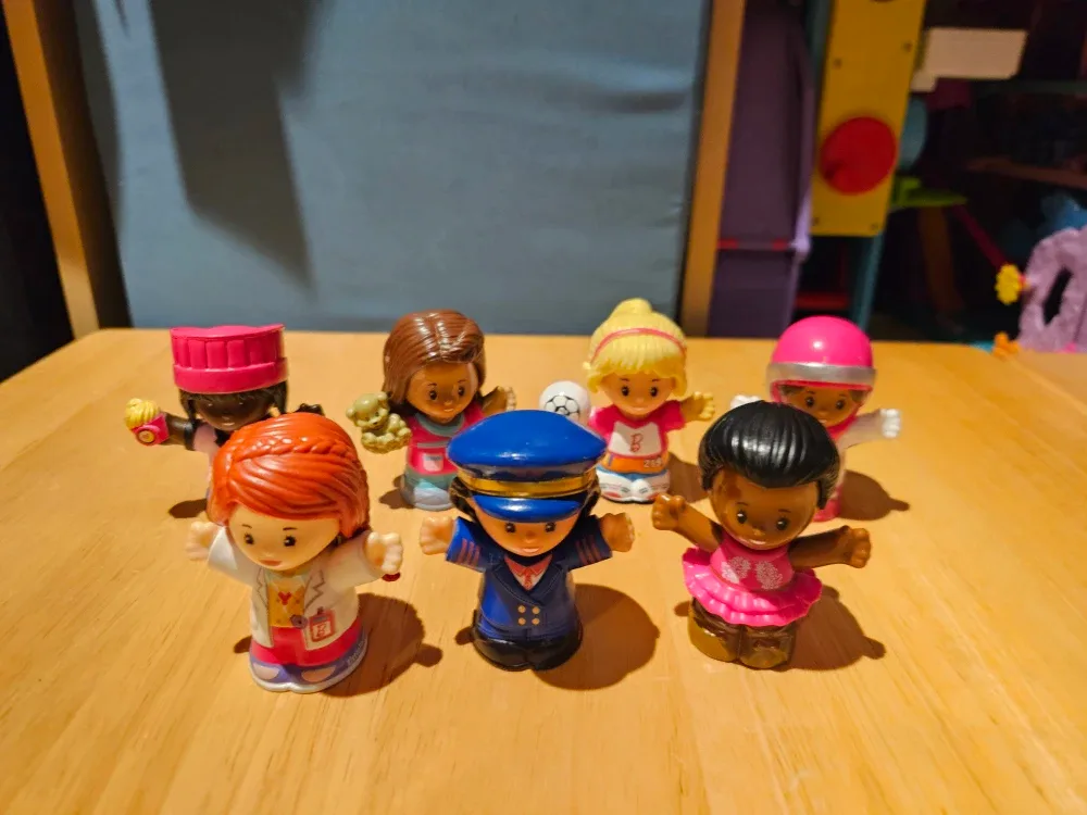 Fisher-Price Little People Sets image indicator(7)