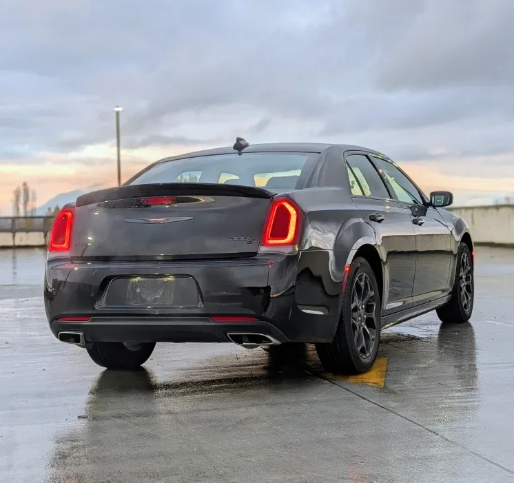 Chrysler 300C Sedan image indicator(6)