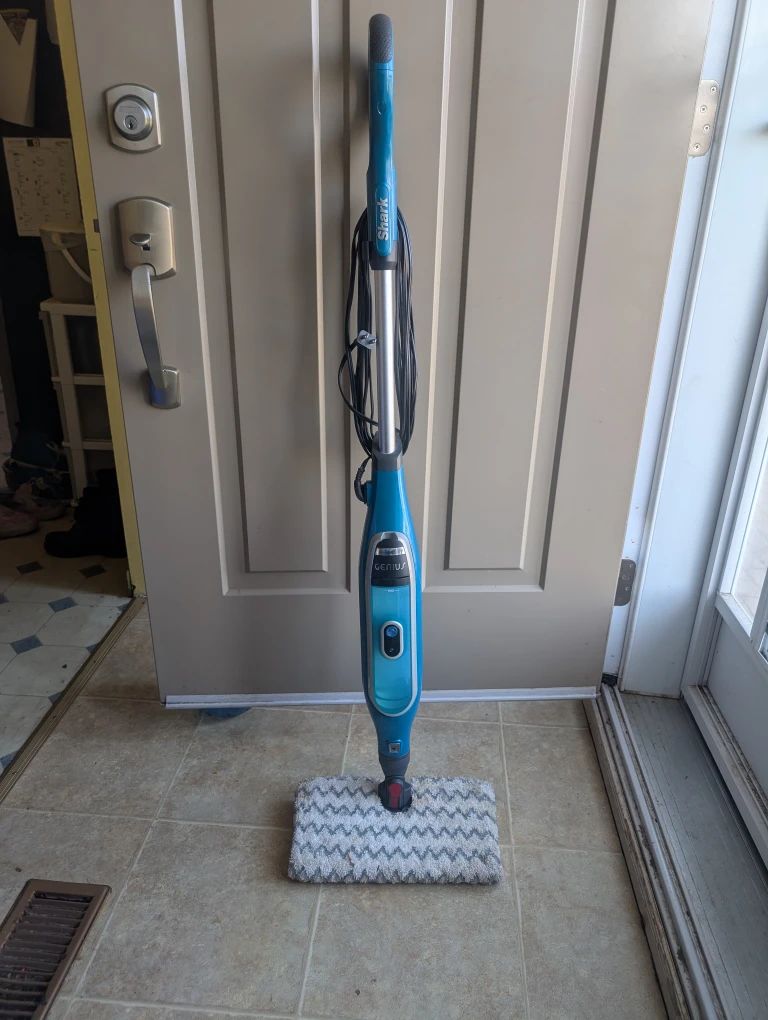 Shark Genius Steam Pocket mop