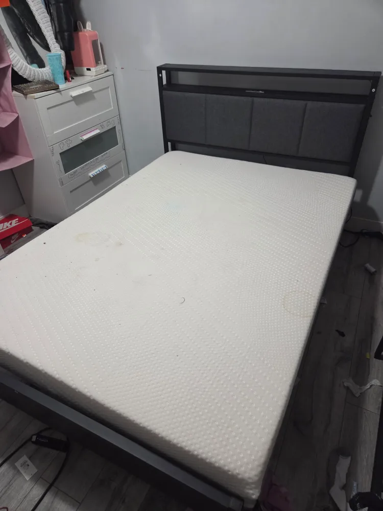 Queen Size Bed Frame with Mattress image indicator(2)