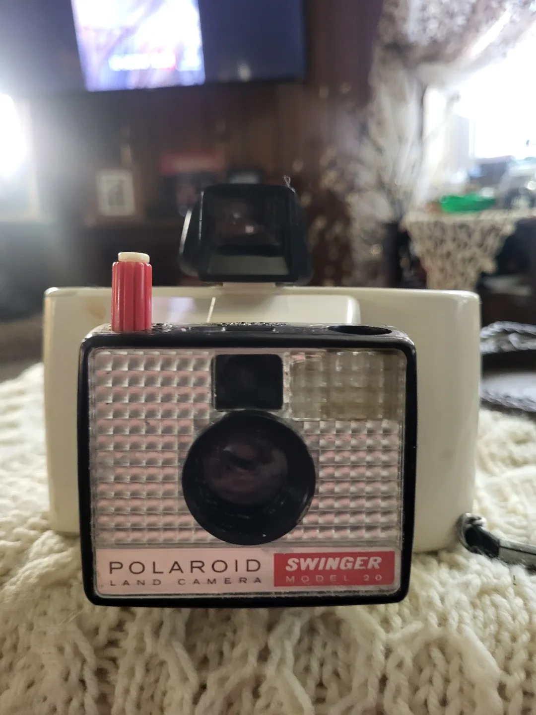 Vintage Polaroid Swinger Model 20 Land Camera image indicator(2)