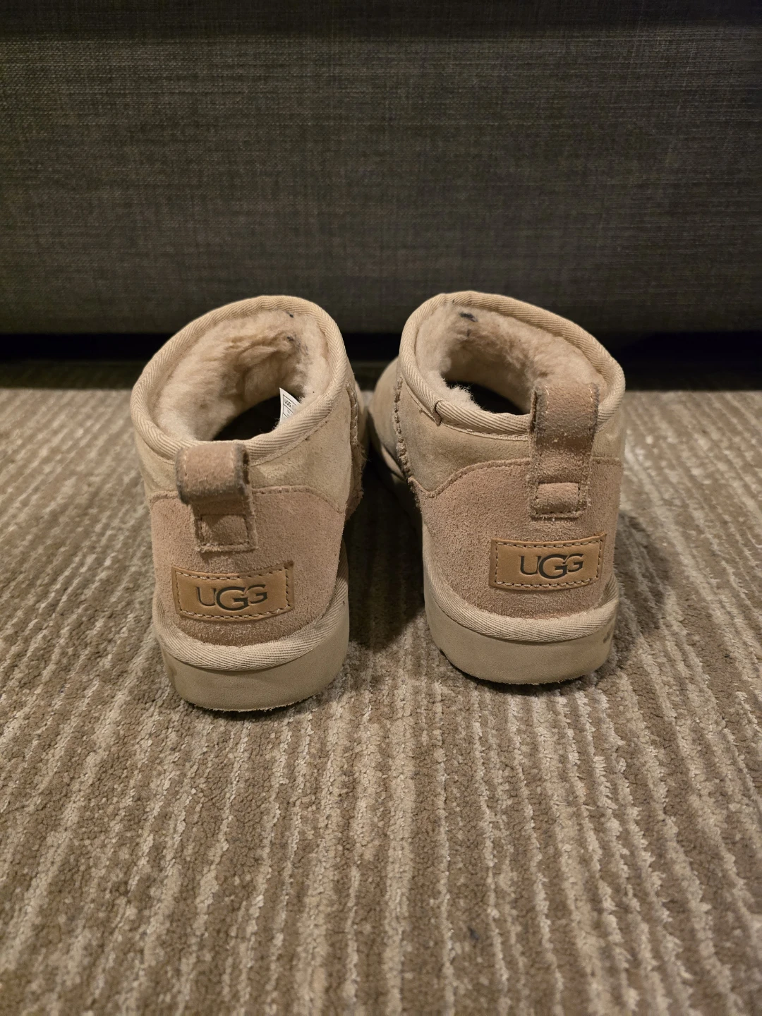 UGG Women's Classic Ultra Mini Boot Size 6 - photo 2