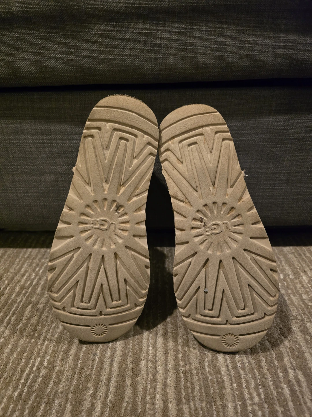 UGG Women's Classic Ultra Mini Boot Size 6 - photo 4