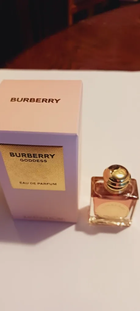 NEW !! Burberry Goddess Eau de Parfum 5ml - New image indicator(4)