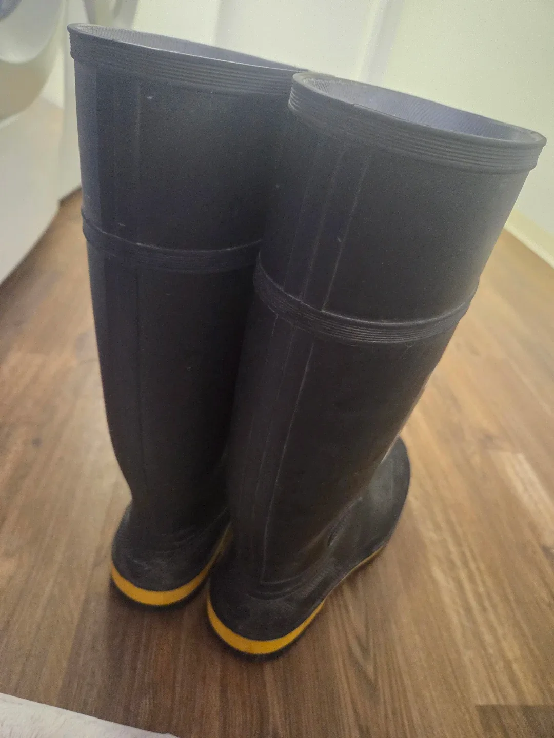 Rain boots steel toe. image indicator(3)