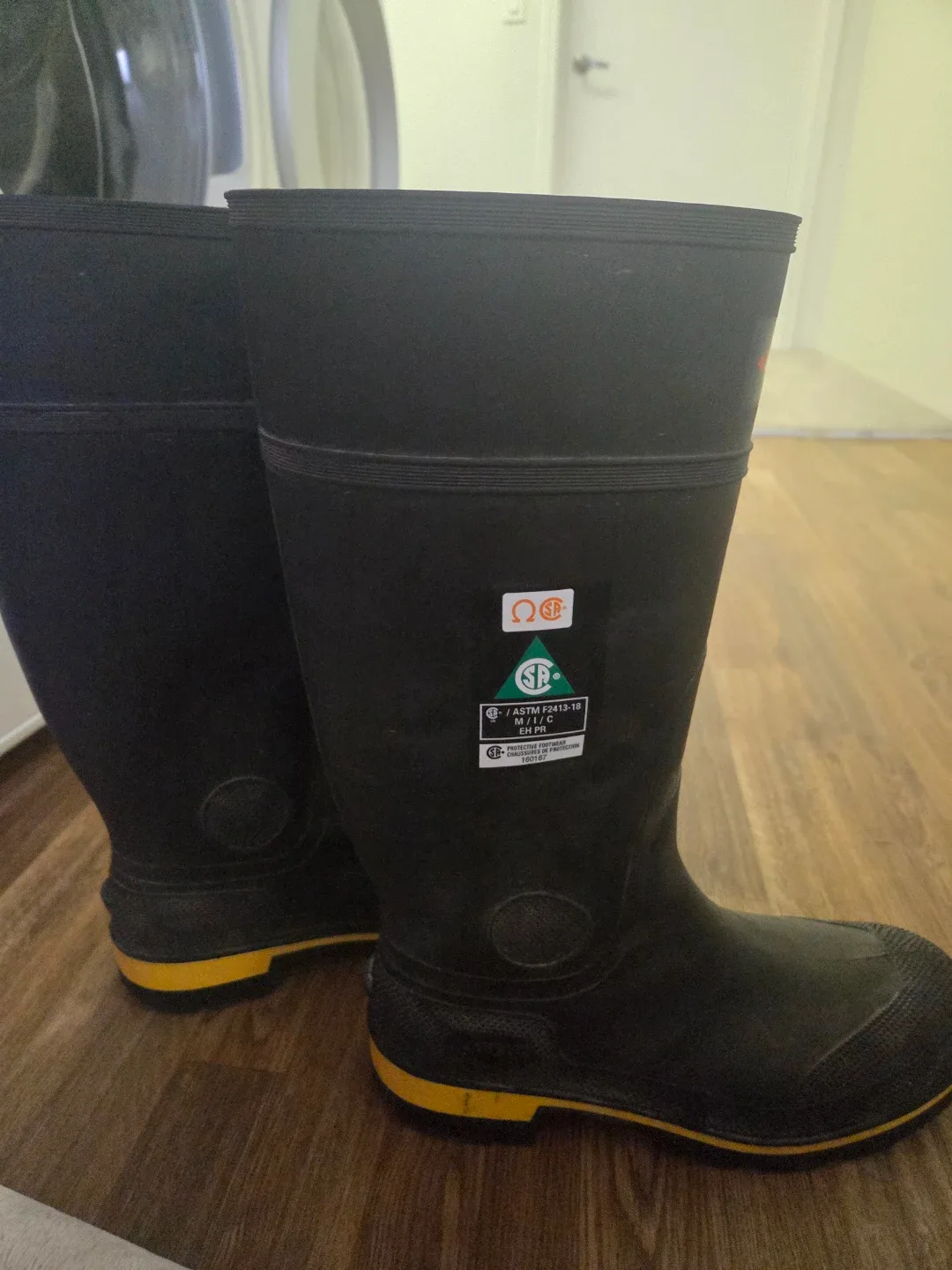 Rain boots steel toe. image indicator(4)