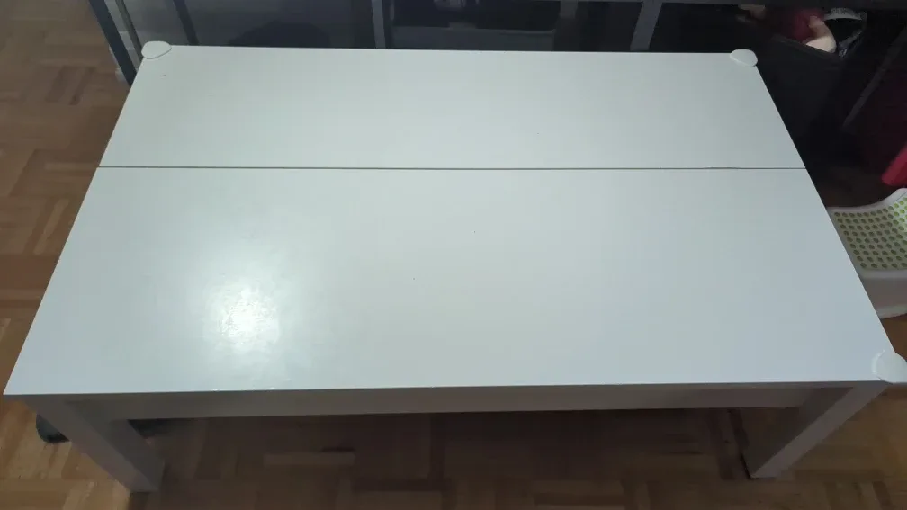IKEA White Coffee Table image indicator(2)