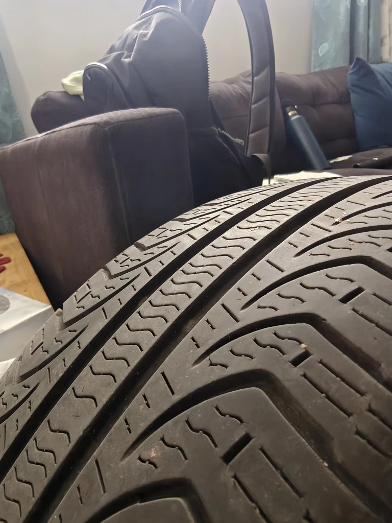 4 Pirelli All Season Tires 205/55R16 - photo 2