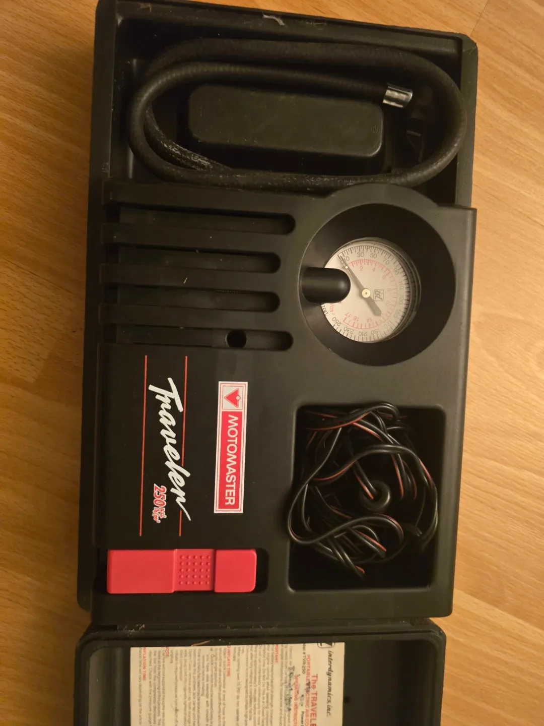 Motomaster Traveler 250 PSI Air Compressor thumbnail