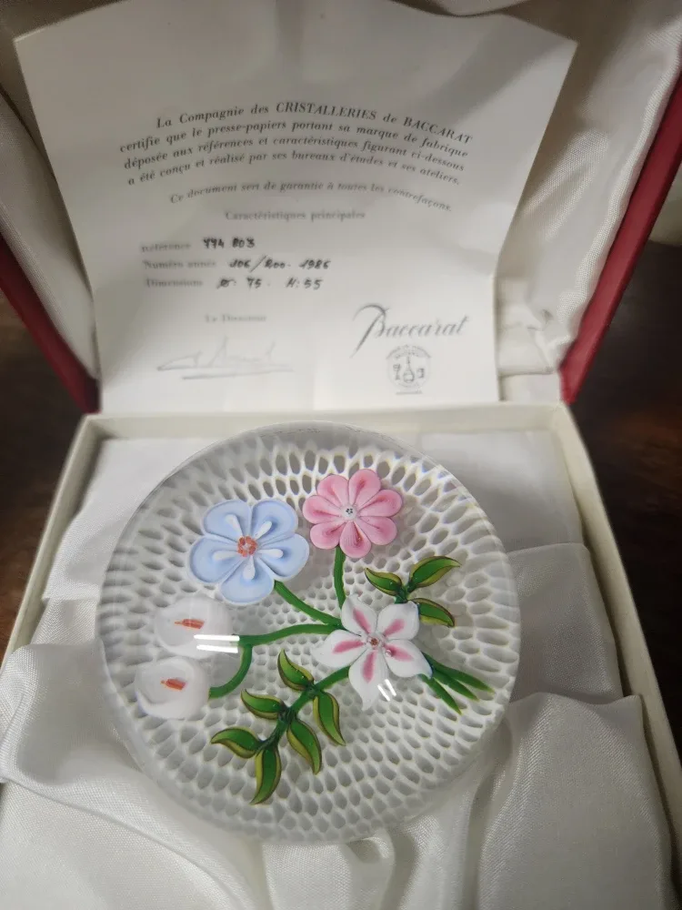 Baccarat Crystal Flower Paperweight with Box image indicator(3)