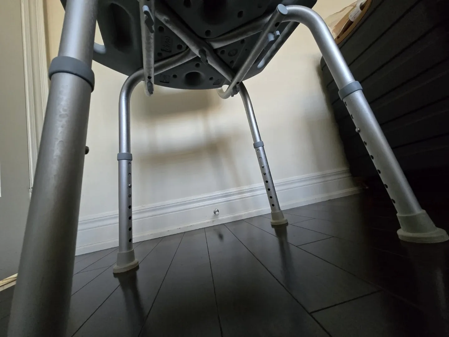 Drive Medical Shower Chair with Back and Arms image indicator(3)