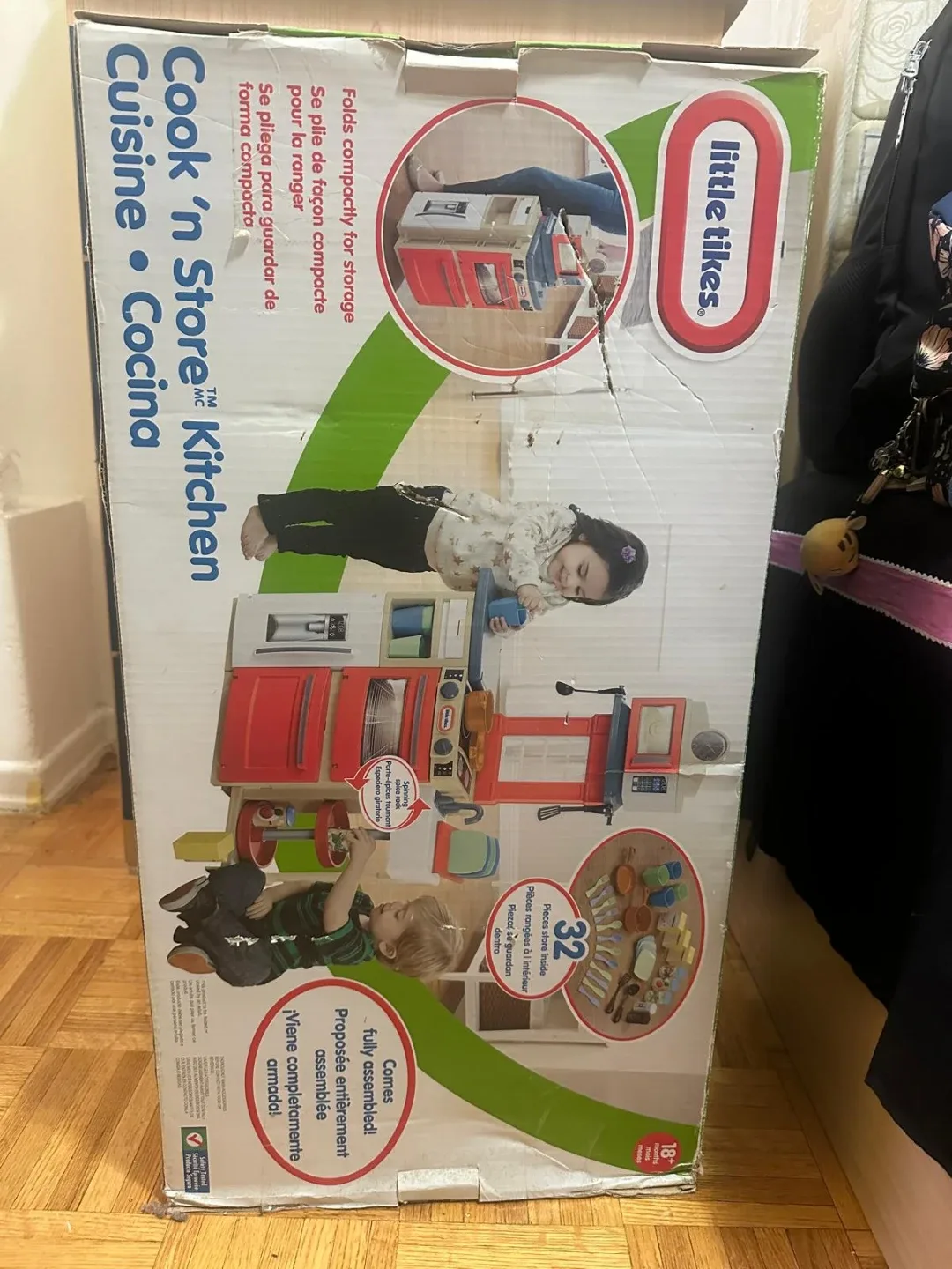 Little Tikes Cook 'n Store Kitchen - Like New! image indicator(3)