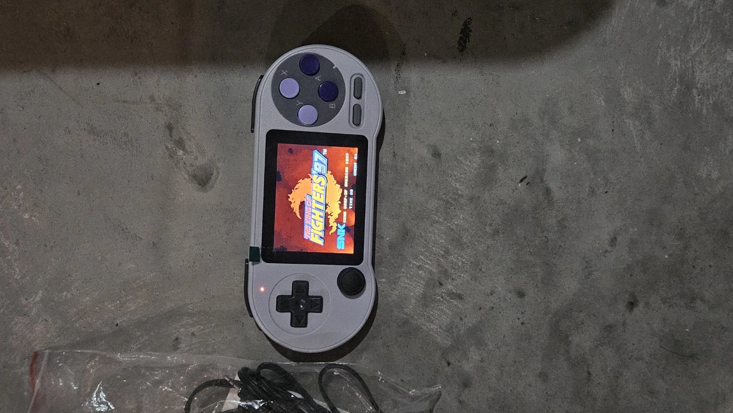Handheld Retro Arcade Game Console SF2000 - photo 2