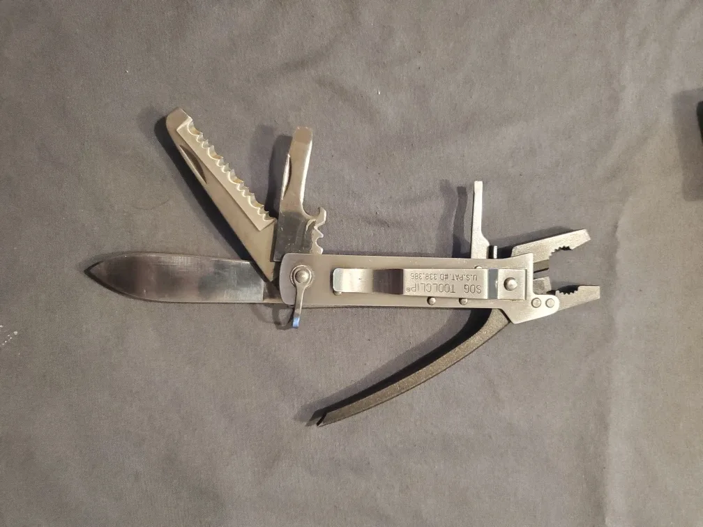 SOG Toolclip Multi-Tool image indicator(4)