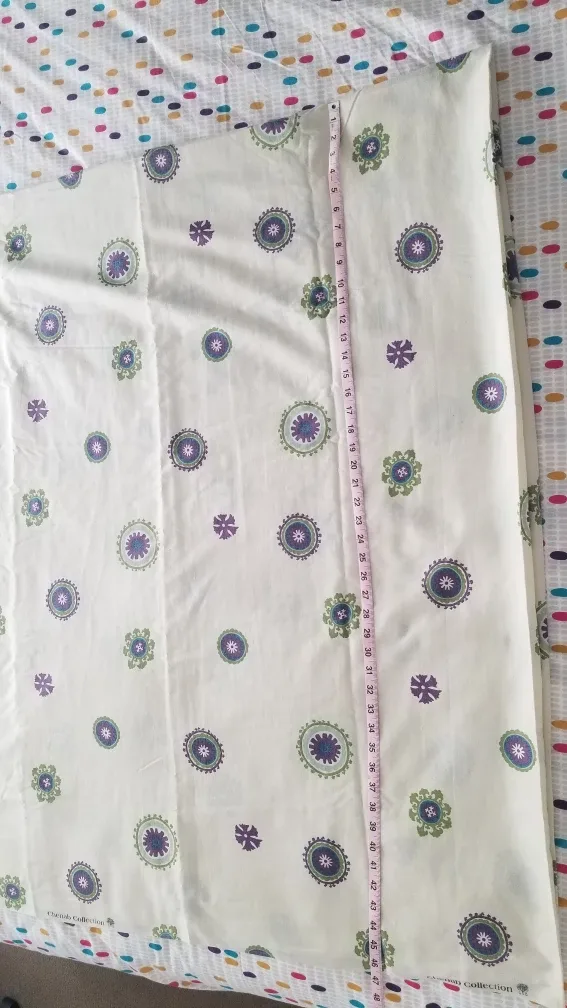 Bedsheet and Two Pillowcases image indicator(4)