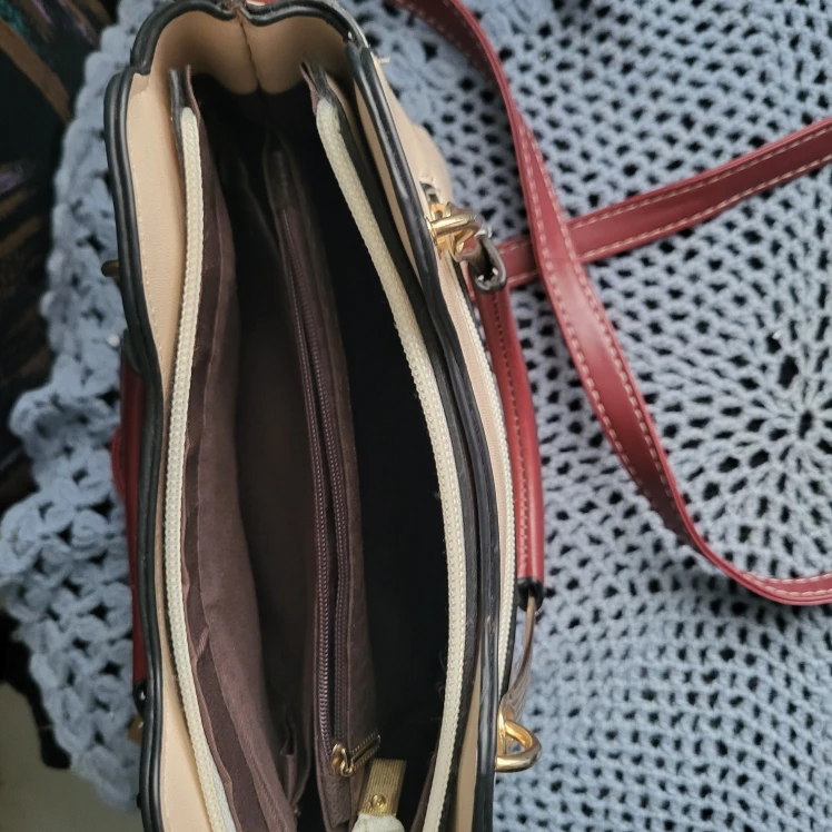 Beige & Burgundy Handbag with Shoulder Strap - photo 4
