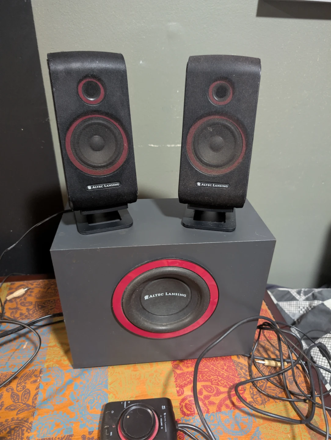 Altec Lansing VS2421 Computer Speaker System and Subwoofer