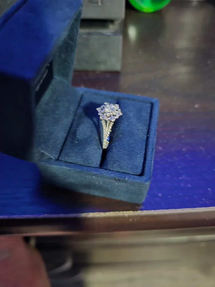 Enchanted Disney Ring in Box - Elsa image indicator(5)